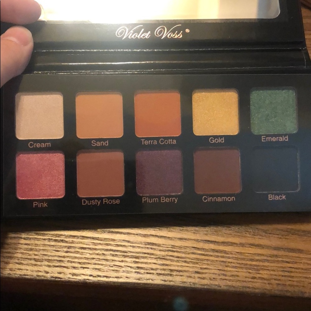 Essentials palette - Picture 2 of 2